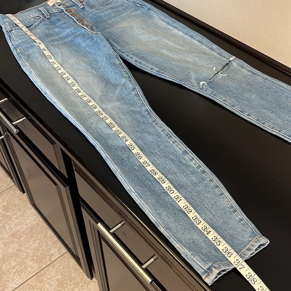 Alice + Olivia AO.LA Good highrise exposed button lightwash distressed jeans, 27 - Picture 12 of 15